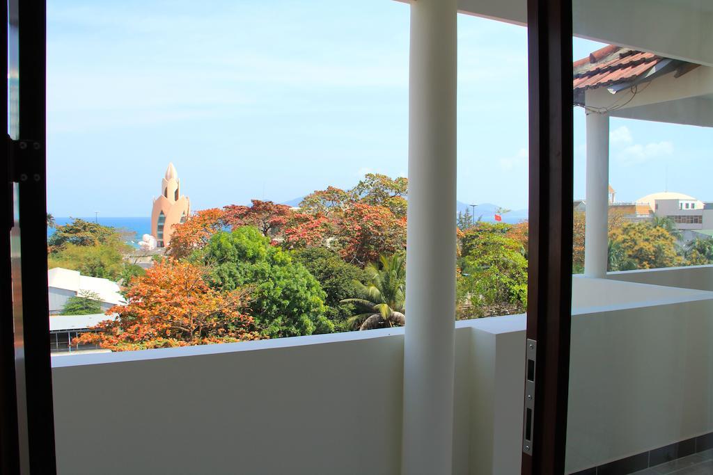 Hanhcafe Hotel Nha Trang Buitenkant foto